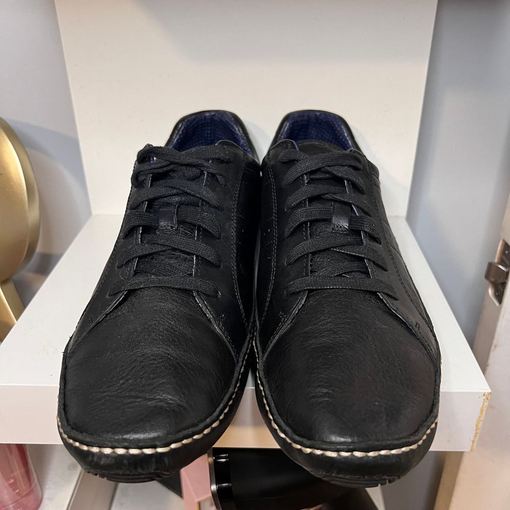 Cole Haan Leather driving loafers with Contrast Stitching and Navy Interior